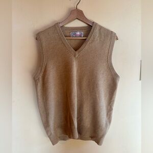 Braemar Men's V-Neck Sweater Vest - oatmeal